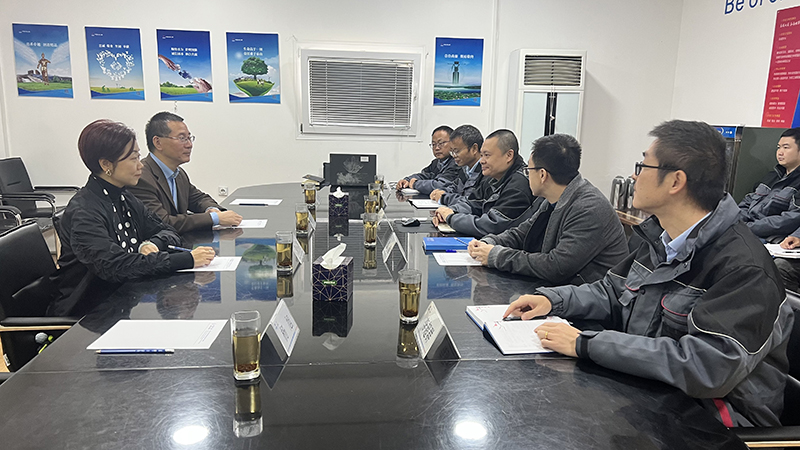 蔣小燕大使、何丙華參贊與我公司團隊座談.png